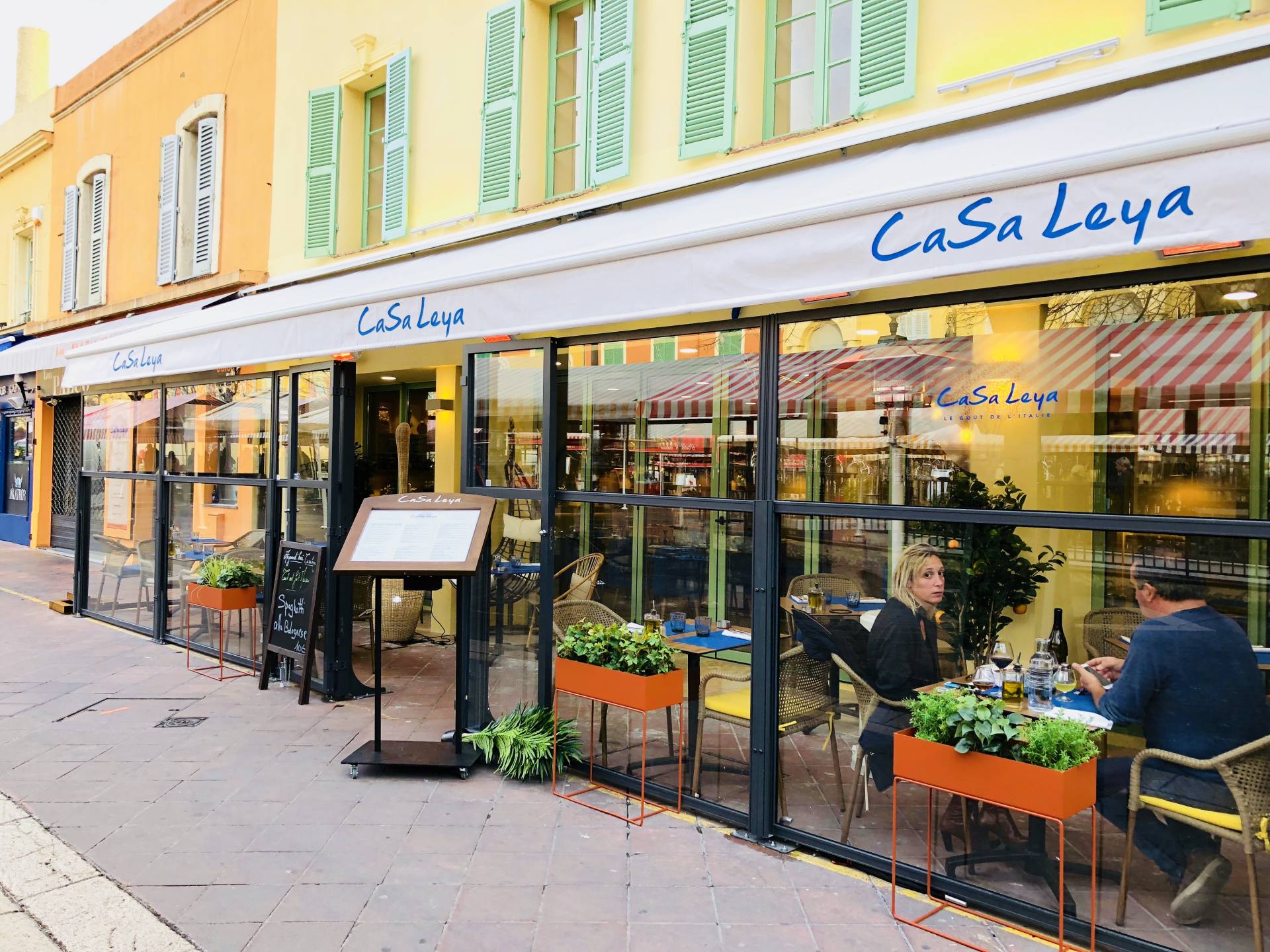 Italian charm and hearty meals at Casa Leya – A vibrant trattoria in Nice Bright and inviting Italian restaurant Casa Leya on Cours Saleya