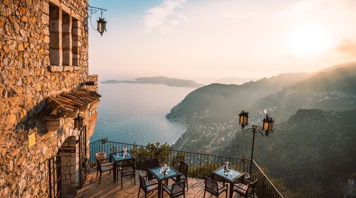 Château Eza – Romantic Medieval Hotel in Èze Château Eza perched over the cliffs of Èze with dining terrace and ocean view