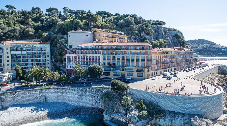 Elegant escape at Hotel Suisse in Nice Hotel Suisse with panoramic views over Baie des Anges in Nice