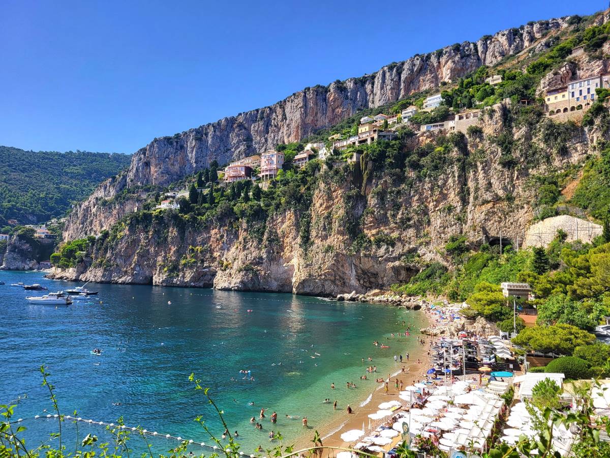 Plage Mala – Cliffside Luxury at Cap d’Ail Top 10 Unforgettable Beaches on the French Riviera, Plage Mala cliffs and turquoise sea