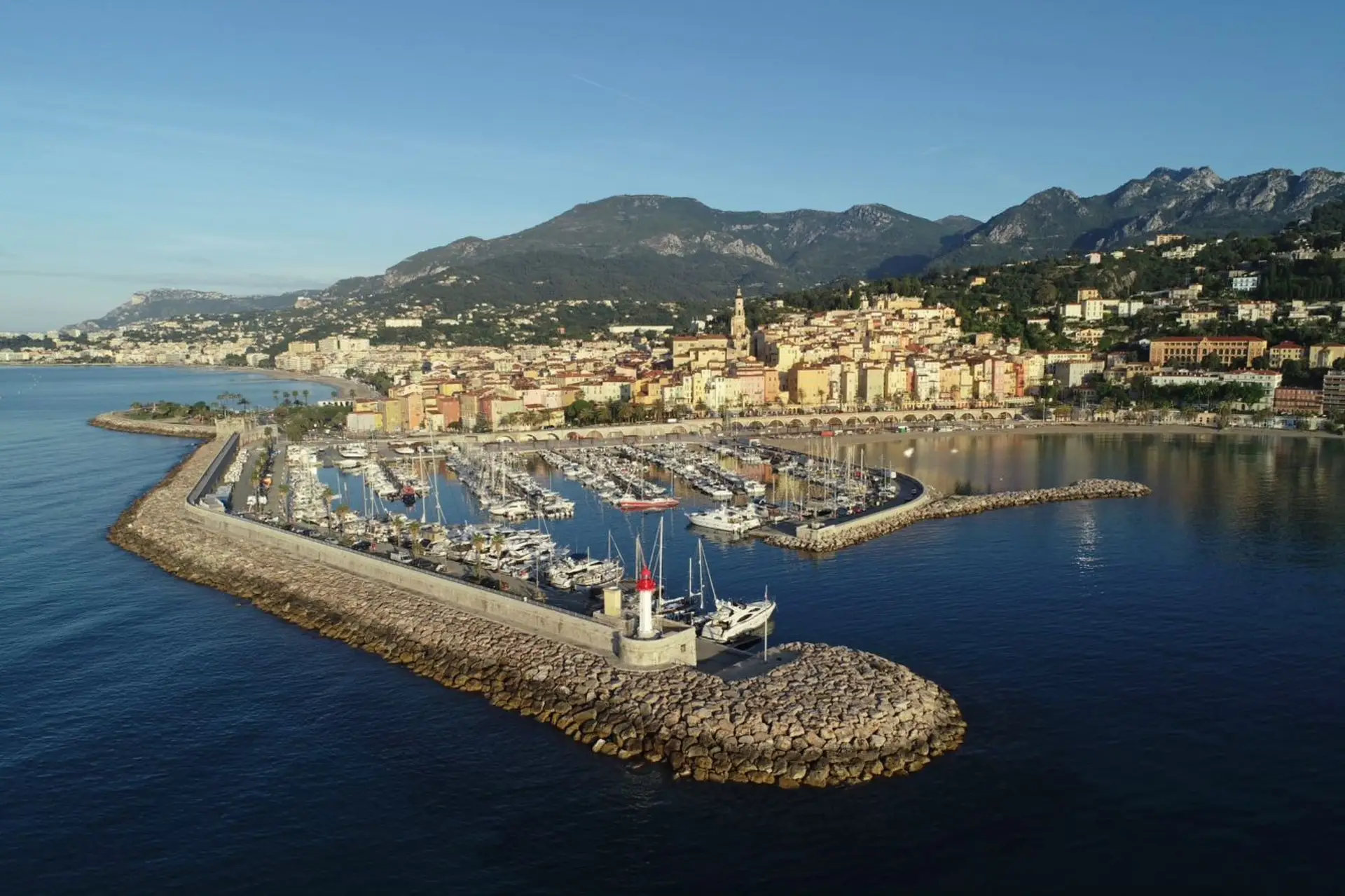 Promenade du Soleil – Breathtaking Coastal Walk Palm-lined Promenade du Soleil in Menton