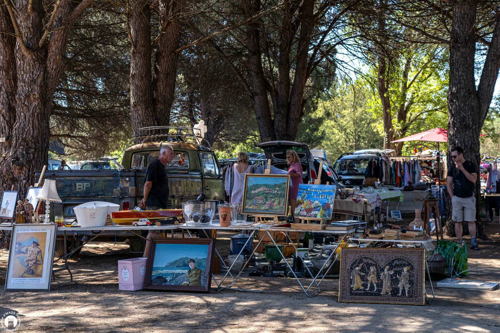 Treasure Hunting at the Saint-Tropez Antique Market Vintage furniture and art at the Saint-Tropez antique market