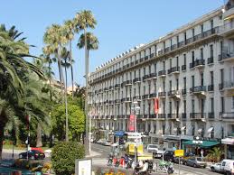 Avenue de Verdun – Luxury Shopping in the Heart of Nice Upscale shopping street with luxury boutiques in Nice