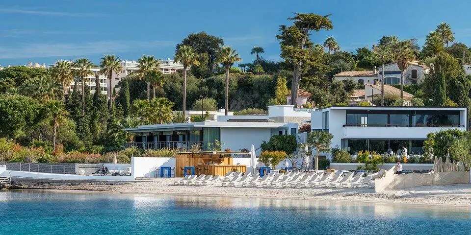 Charming hotels in Antibes Facade of a beachfront hotel in Antibes