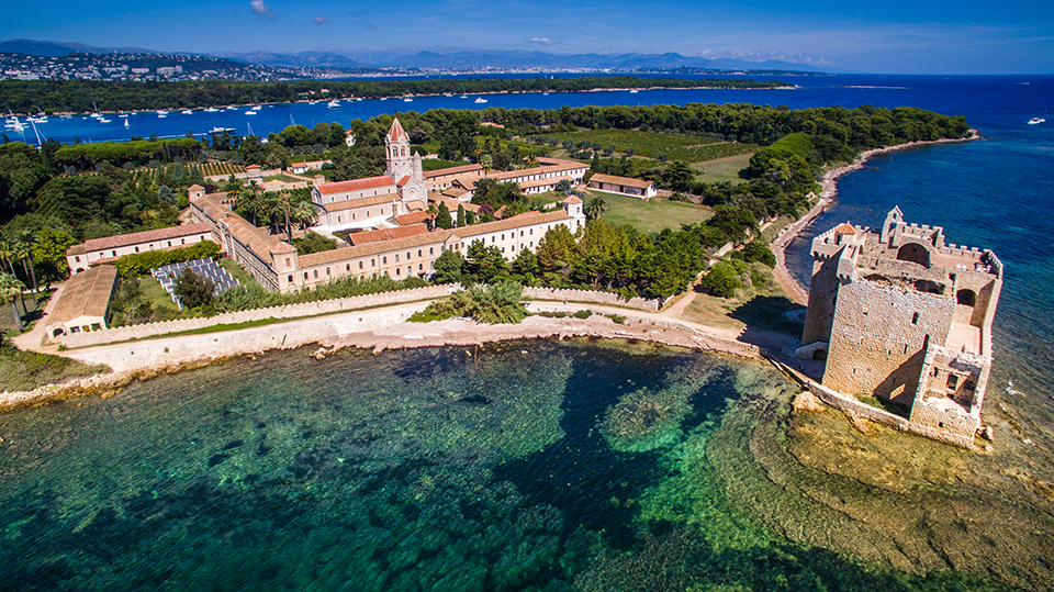Lérins Islands – beaches, pines, and abbey wines Crystal waters of the Lérins Islands near Cannes