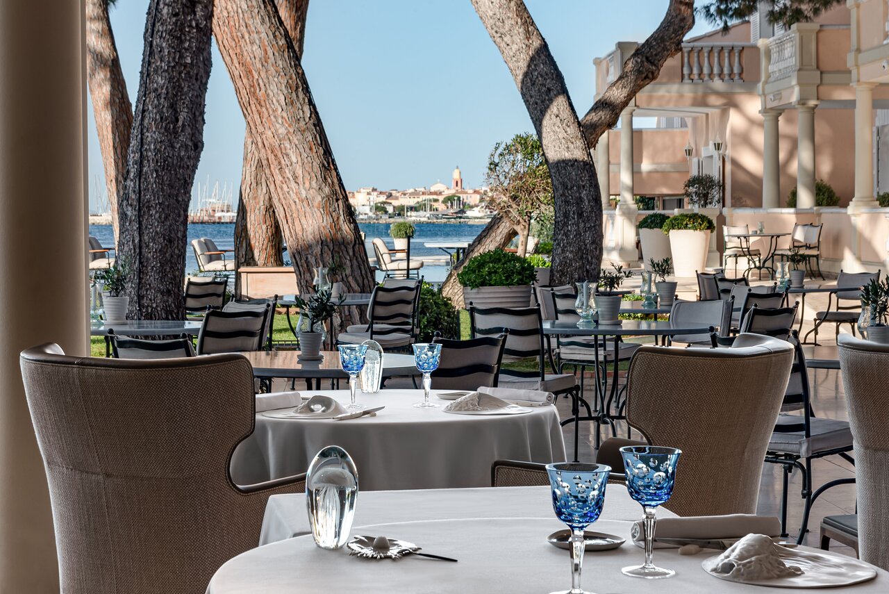 Three Michelin-starred restaurant La Vague d'Or in Saint-Tropez at Cheval Blanc hotel Best 10 Restaurants in Saint-Tropez – Glamorous Dining, Beach Vibes & Provençal Flavors, La Vague d'Or – Fine dining at Cheval Blanc with a sea view