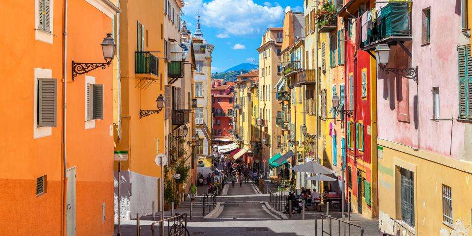 Vieux Nice – Discover the Historic Heart of the City Colorful buildings and cobblestone streets in the Old Town